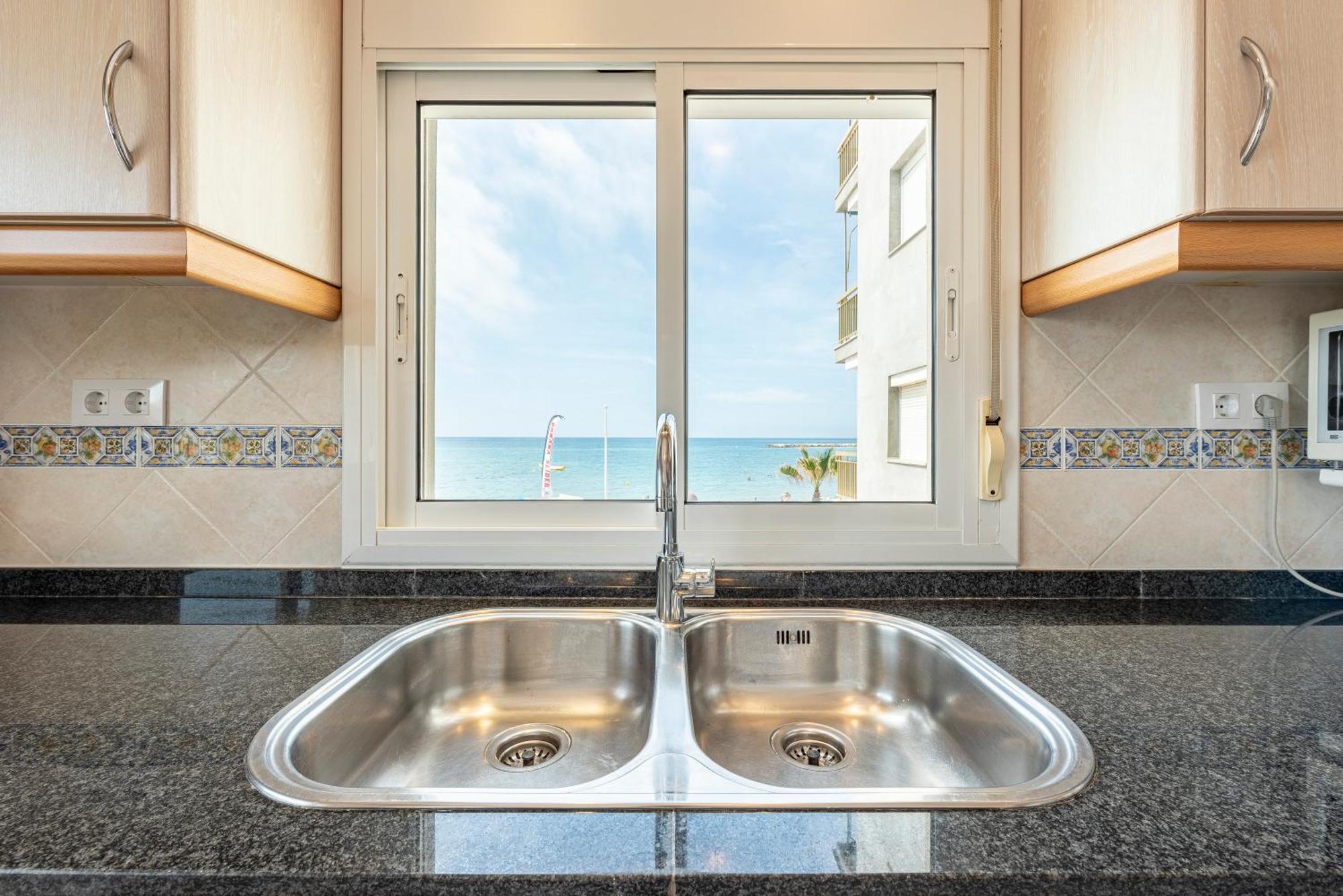 Apartamento Frente Al Mar Камбрильс Экстерьер фото
