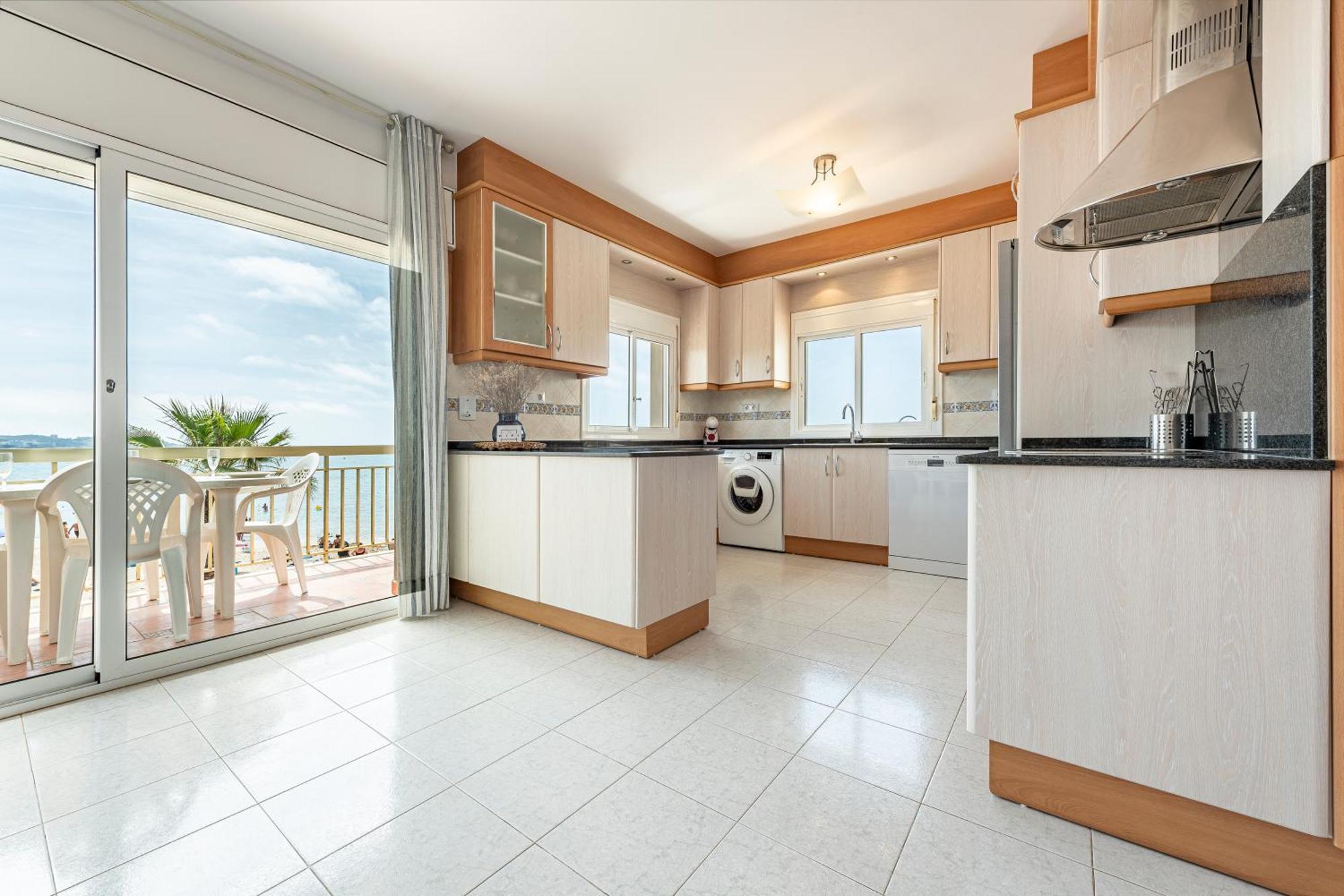 Apartamento Frente Al Mar Камбрильс Экстерьер фото