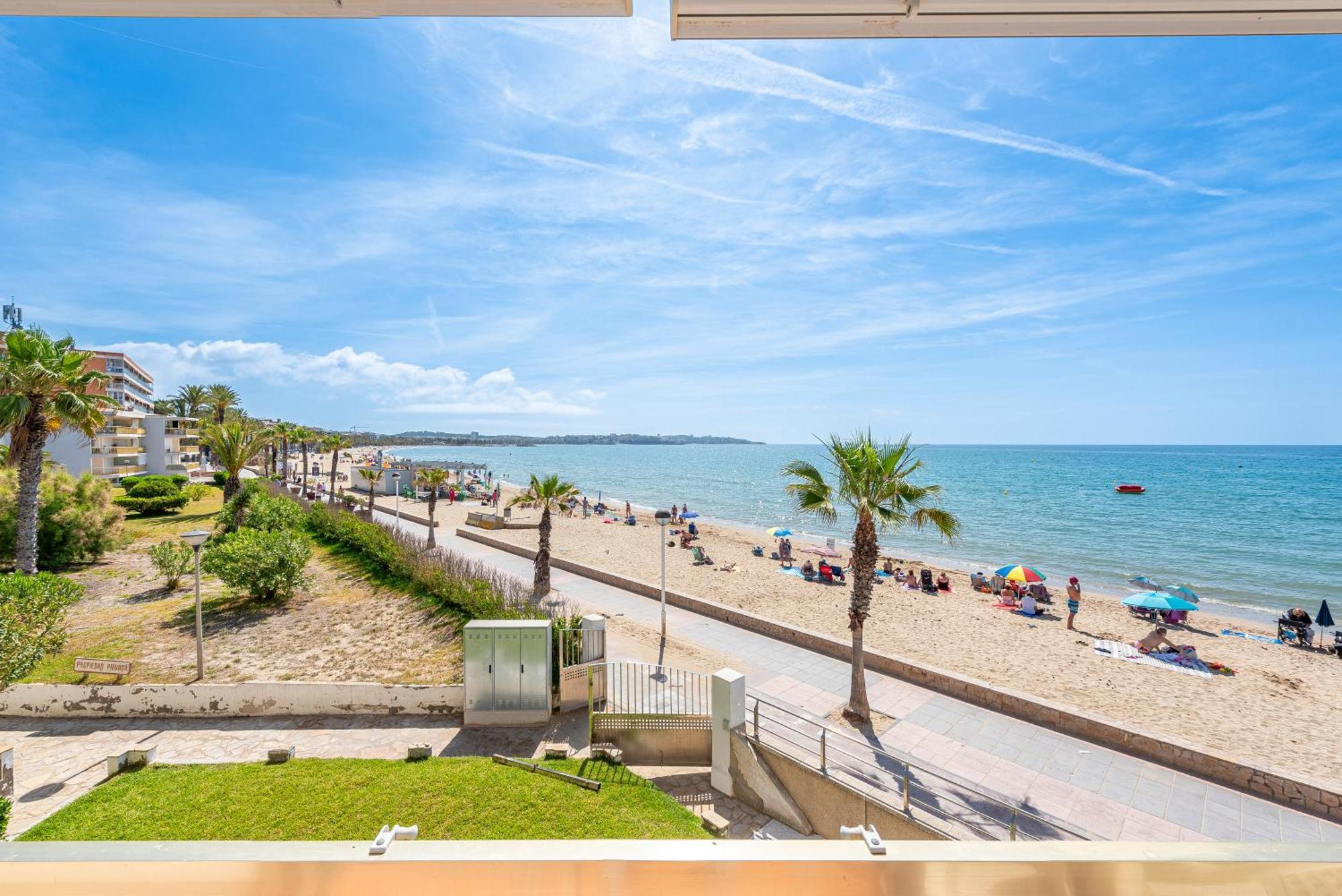 Apartamento Frente Al Mar Камбрильс Экстерьер фото