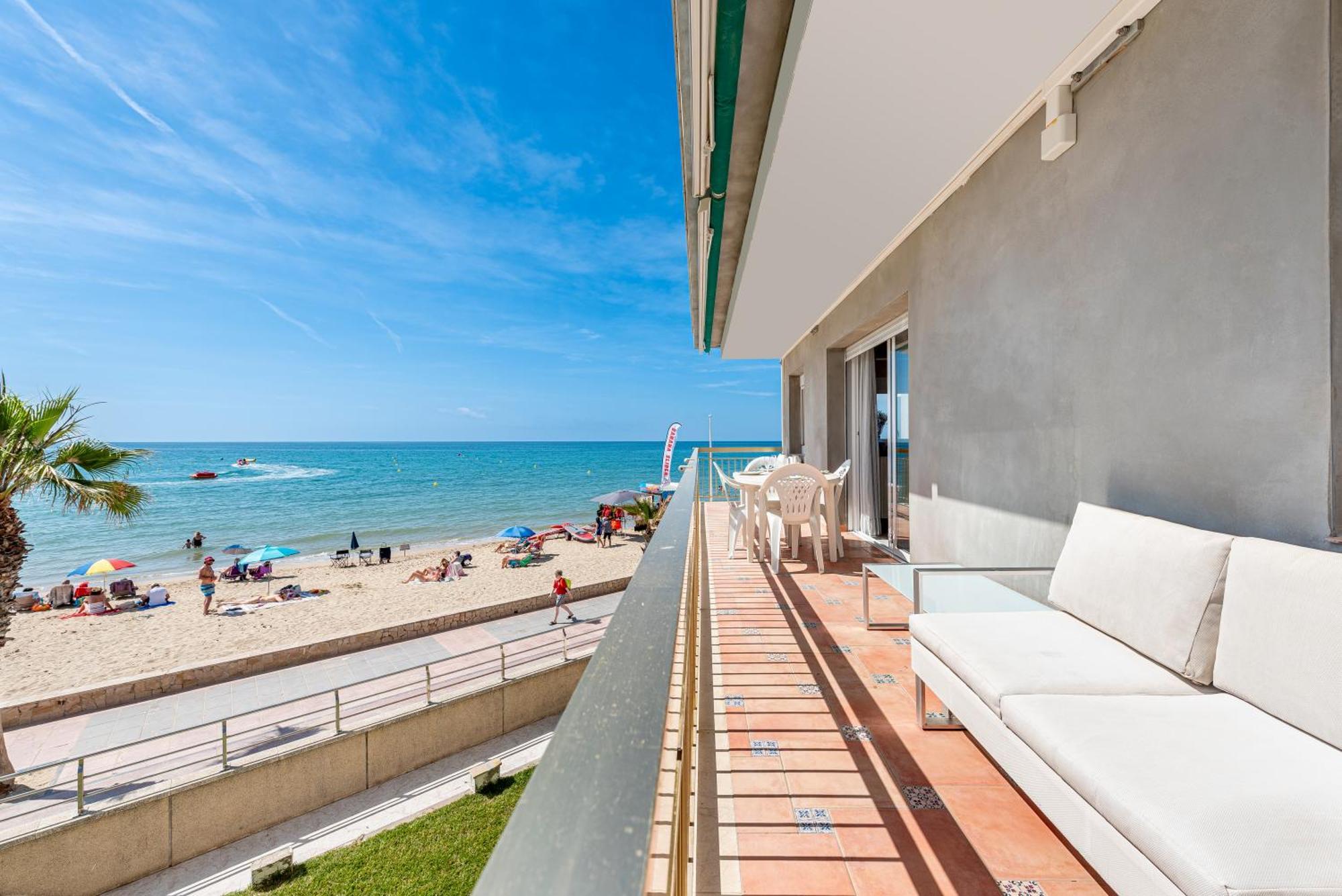 Apartamento Frente Al Mar Камбрильс Экстерьер фото