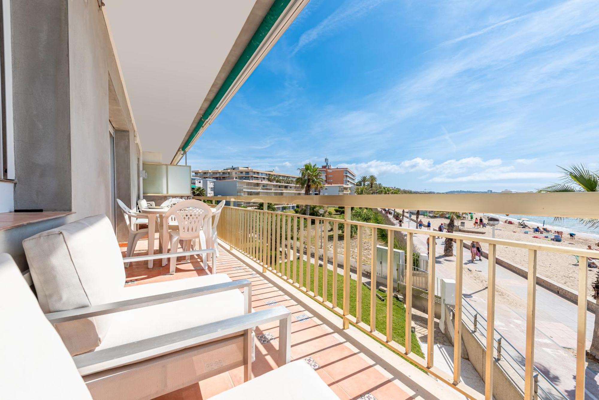 Apartamento Frente Al Mar Камбрильс Экстерьер фото
